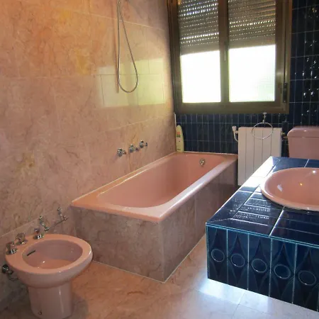 Casa De Julio Marroquin * Pradoluengo