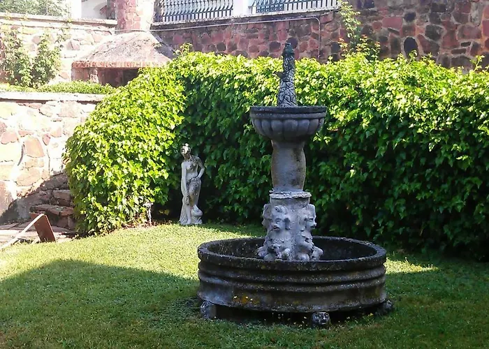 Casa De Julio Marroquin * Pradoluengo